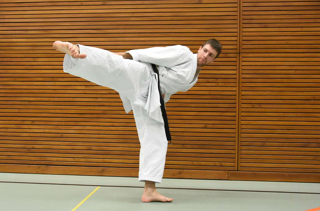 Karate-Leiter Waldmeier Michael. Kampfsport-Schule Aarau.