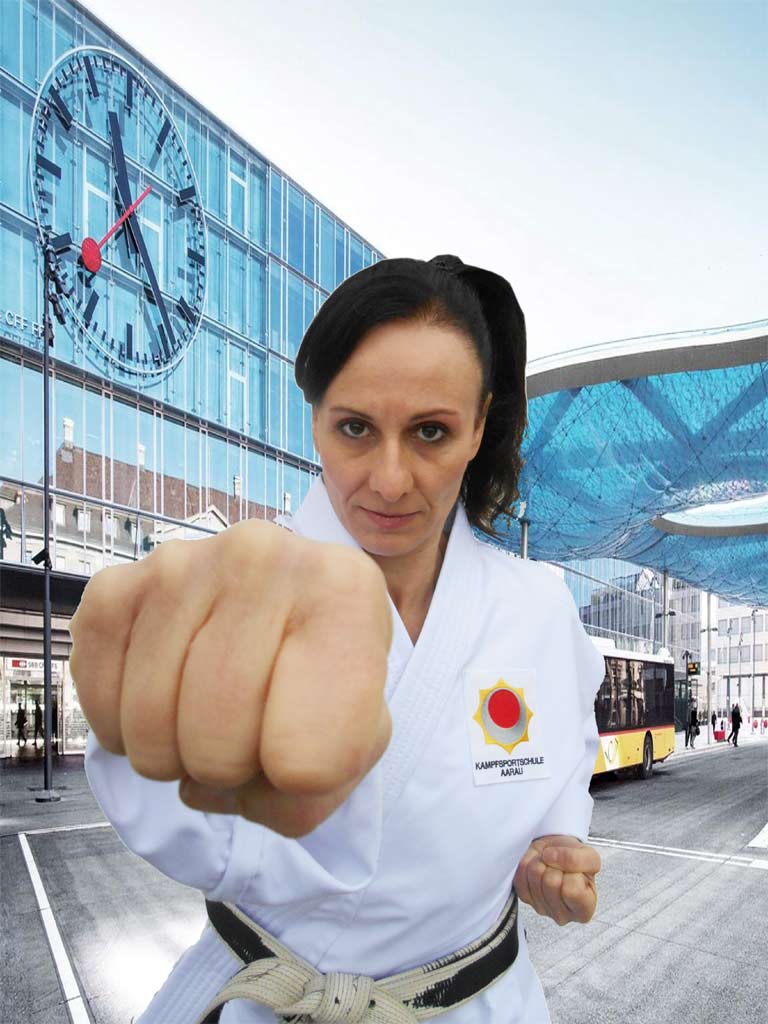 Karate Aarau Karin Lüscher aus Unterentfelden, Karate- und Yoga-Instruktorin, stv. Schulleiterin Kampfsportschule Aarau