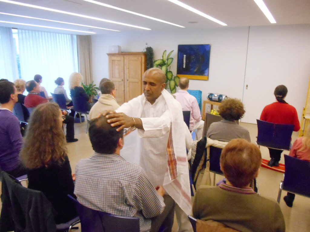 Meditation in Aarau mit Shanmugarajah Lazarus im Kurszentrum Aarau