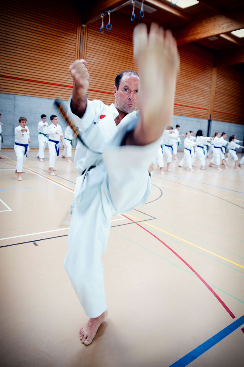 Karate Tommy. Der Bruce Lee von Buchs. Kampfsportschule Aarau. Schule für Karate Qi Gong Tai Chi Yoga Meditation