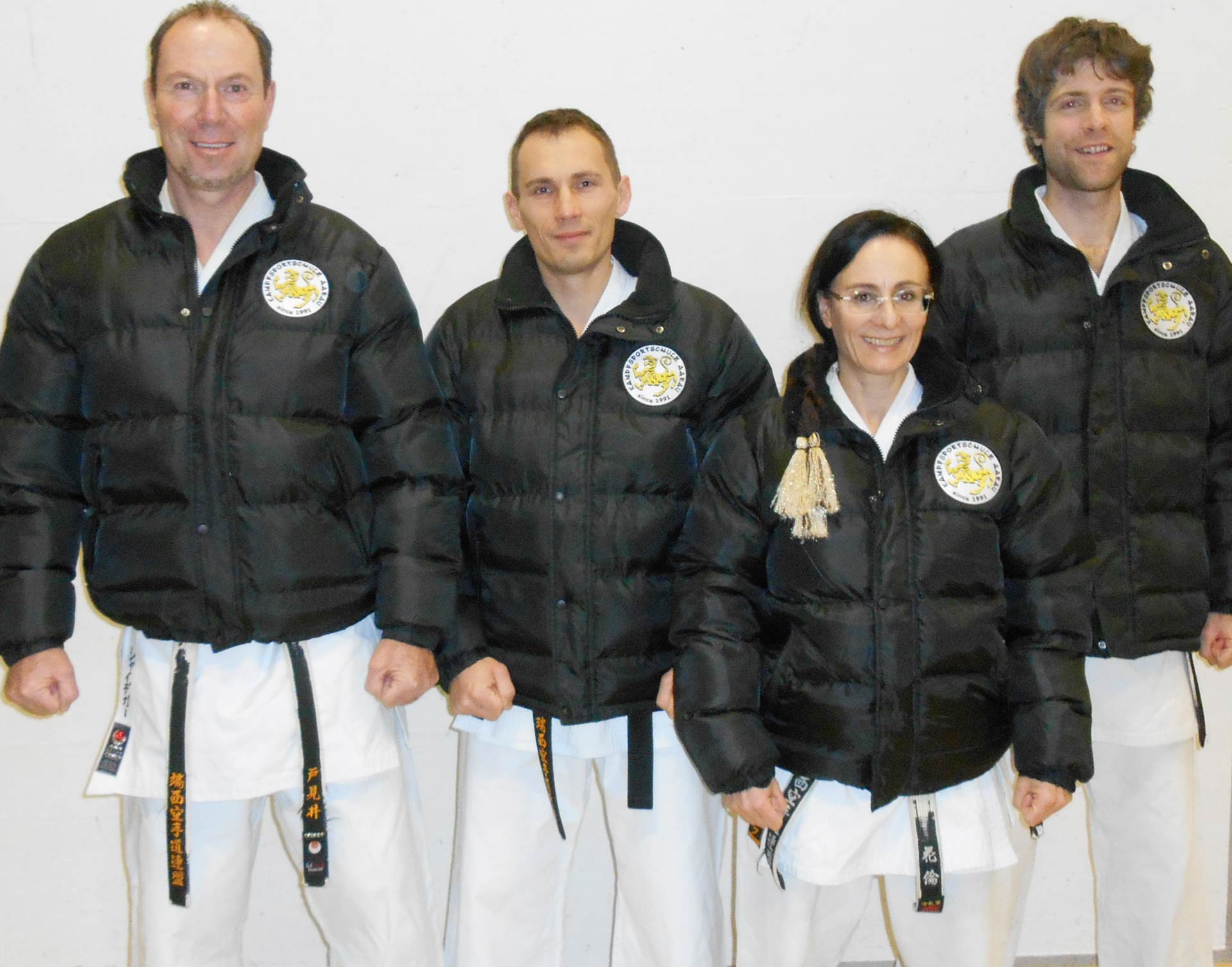 Karate Lehrer Kampfsportschule Aarau. Tommy Scheidegger aus Küttigen, Rimas aus Oberentfelden, Karin Lüscher aus Unterentfelden, Michael Waldmeier aus Rombach (v.l.n.r.)
