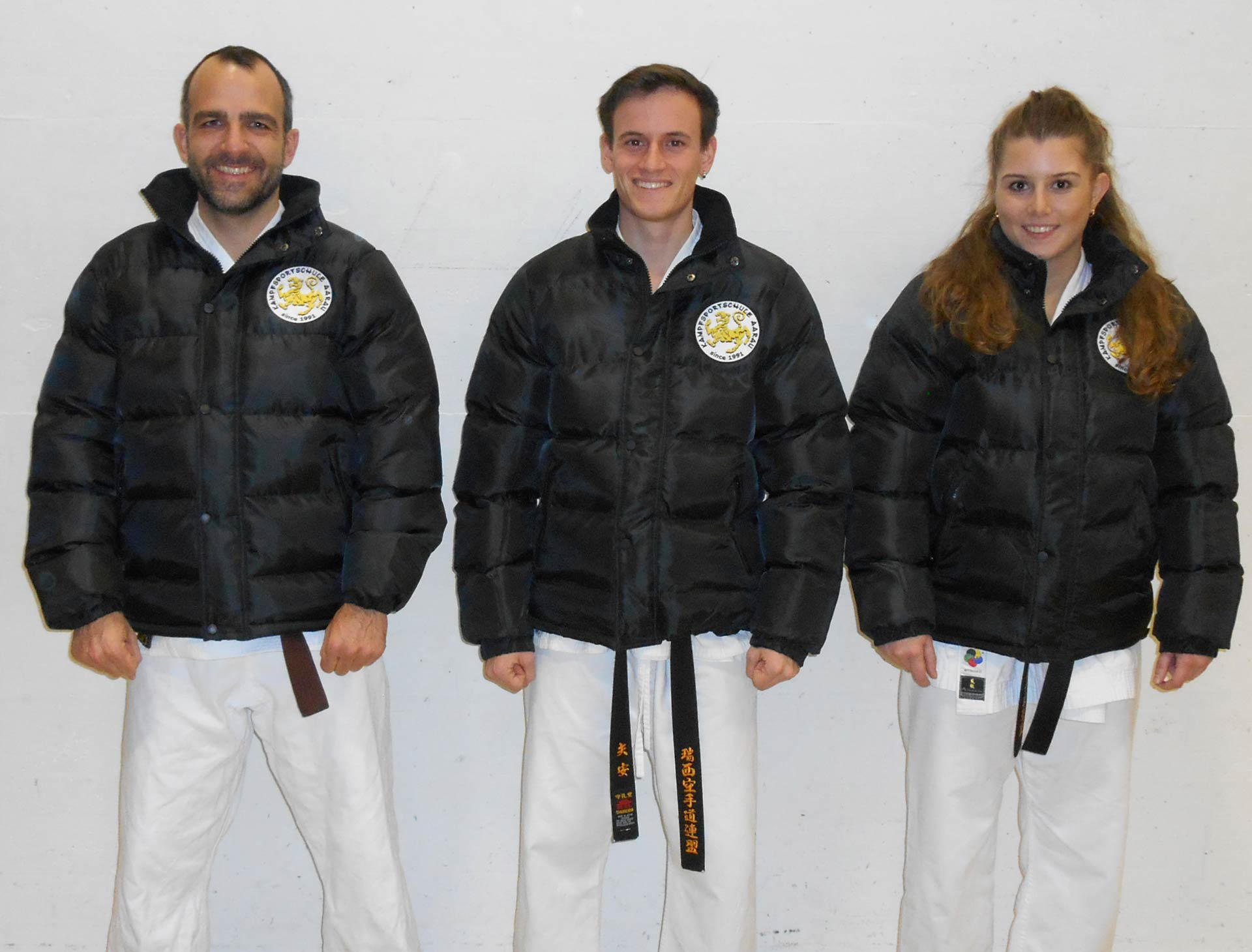 Karate Lehrer Kampfsportschule Aarau Alberto Hernandez aus Unterentfelden, Jan Säuberli aus Gränichen, Katarina Asanin aus Schönenwerd (v.l.n.r.) Nicht auf dem Bild: Alessia Ferro aus Schönenwerd