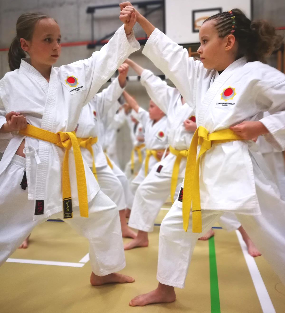 Karate Johanna aus Aarau und Karate Ronja aus Winznau. Kinder Kampfport Aargau