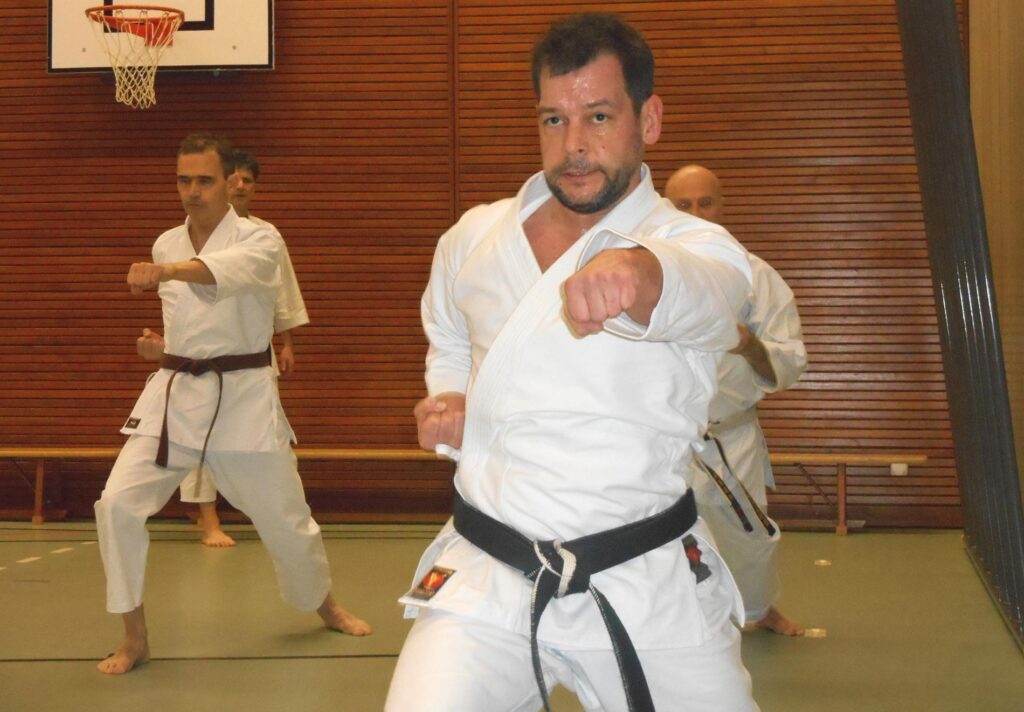 Roger Degen aus Lostorf, Karate-Instruktor für Erwachsene/Jugendliche an unserer Karateschule in Aarau