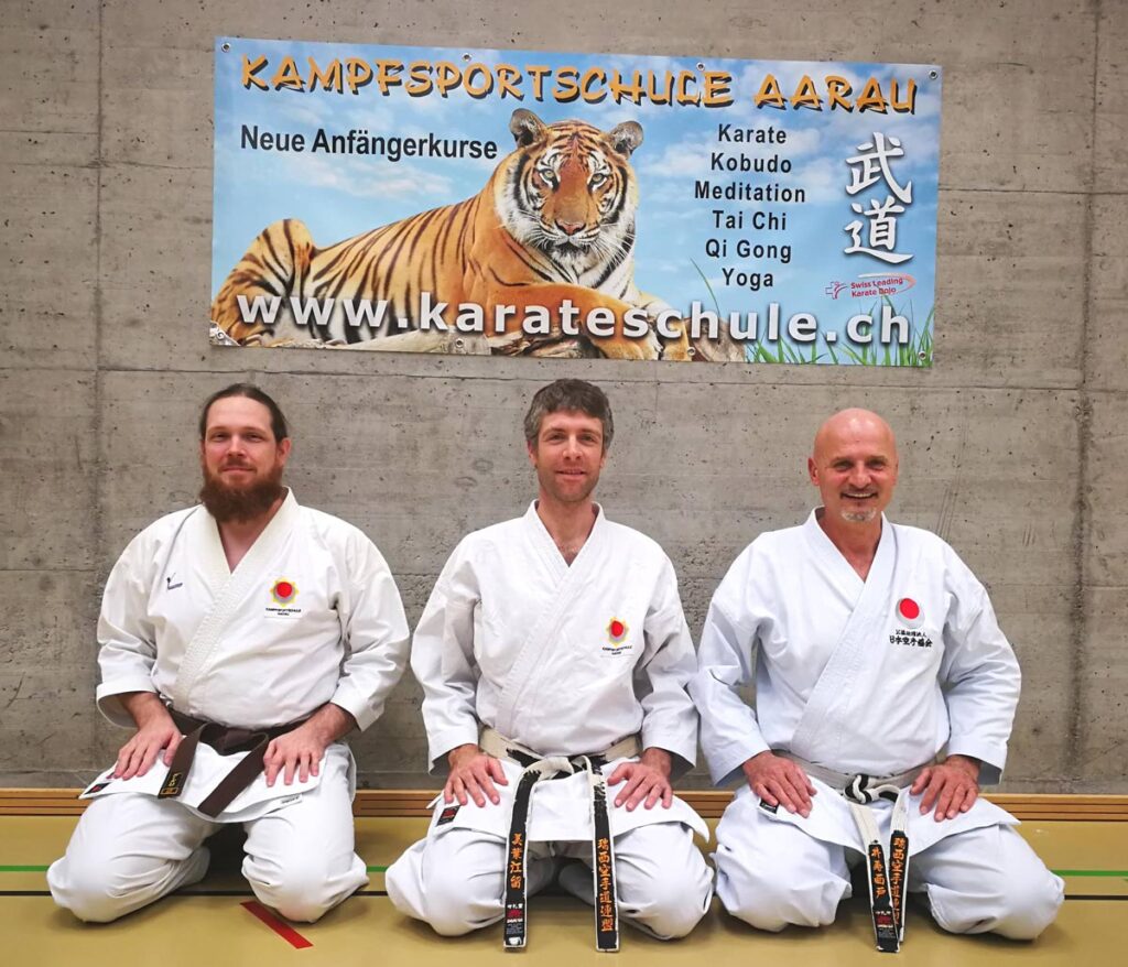 Ein Super Team! Michael Balmer aus Gränichen, Michael Waldmeier aus Rombach, Ismet Duro aus Gränichen. Sie und weitere unterrichten in unserem Kinder-Karate-Instruktoren-Team 