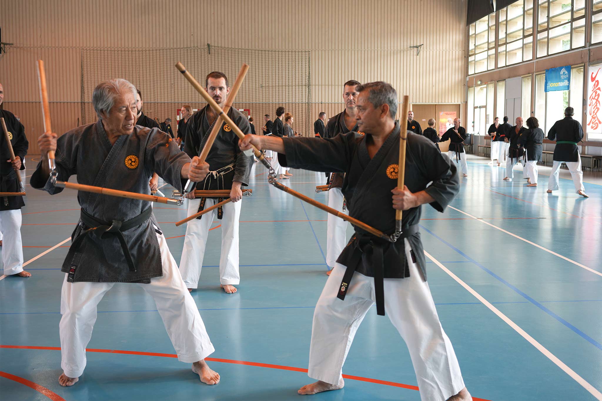 kobudo sensei Kenyu Chinen mit Kobudo-Sensei Alphonse Francine Thonon les Bains