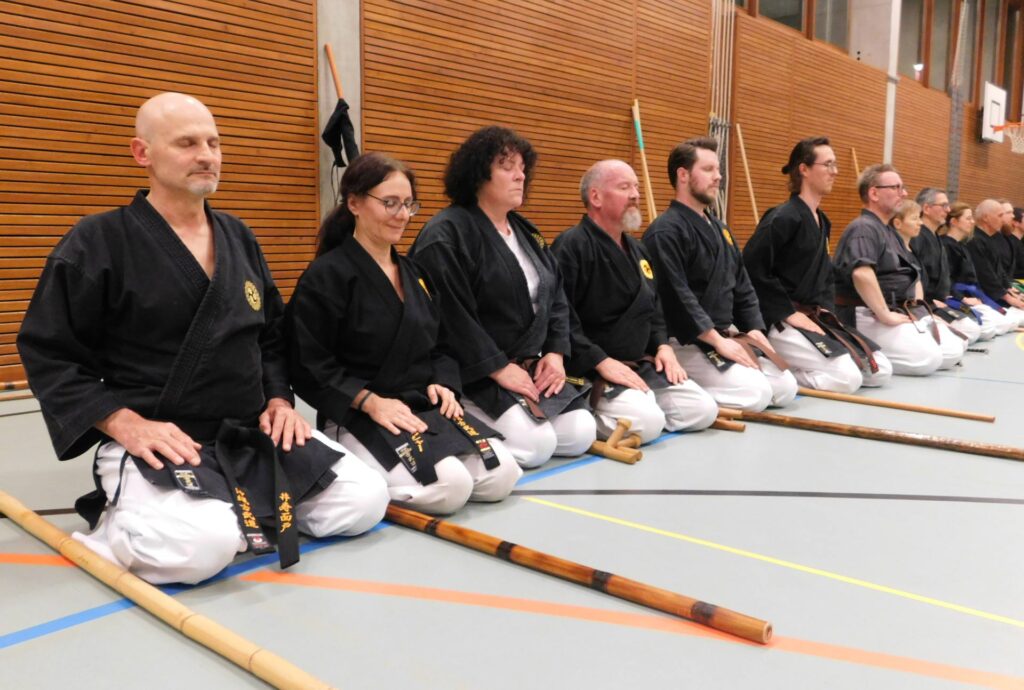 Kobudo - Mitglieder der Kampfsportschule Aarau