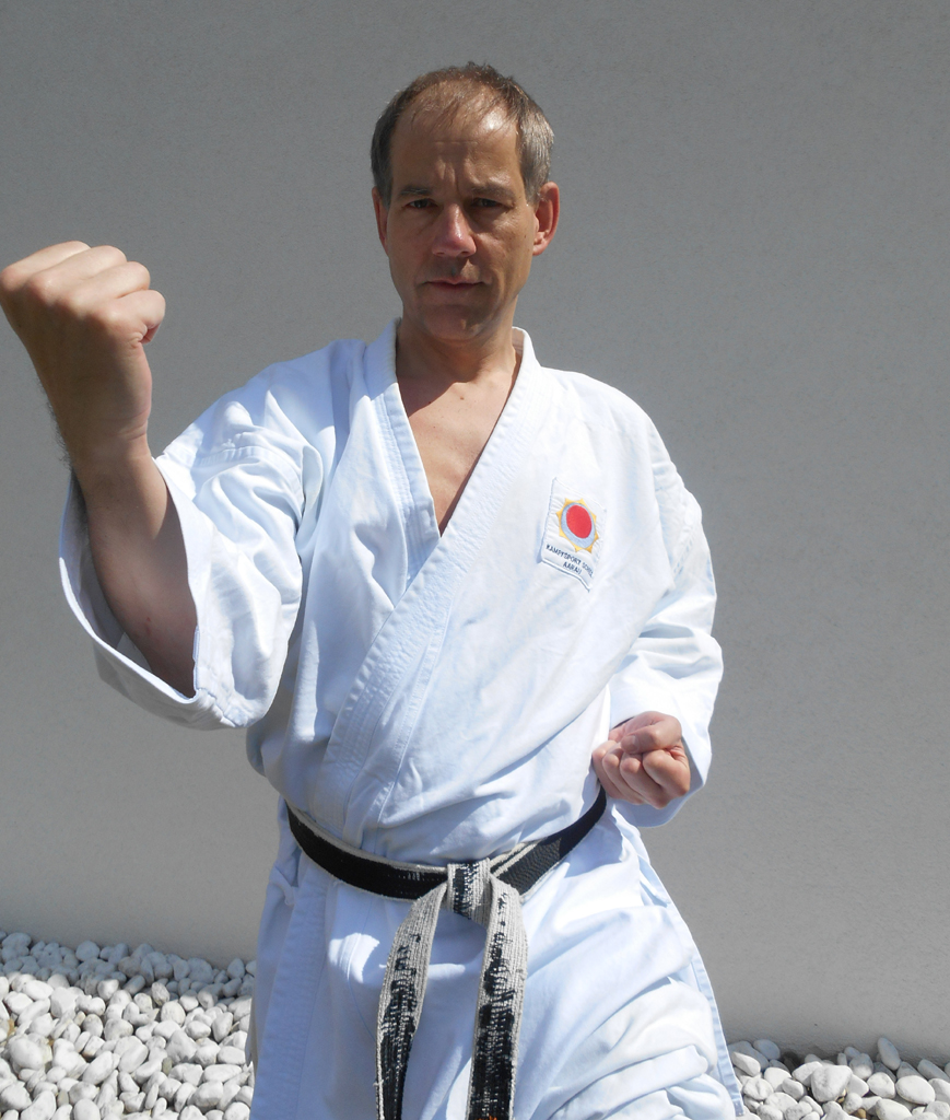 Dieter Lüscher Kampfsportschule Aarau Gründer und Schulleiter. Karate - Kobudo