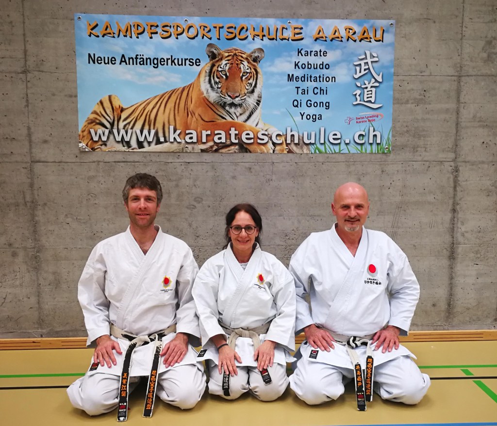 Kinder-Karate-Leiterteam der Kampfsportschule Aarau. Michael Waldmeier aus Rombach, Karin Lüscher aus Unterentfelden und Ismet Duro aus Gränichen. 