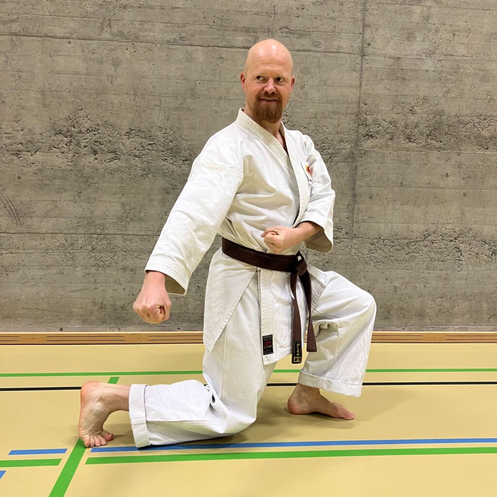 Wolfrang Lorenz aus Aarau, Karate-Assistent Instruktor für Erwachsene/Jugendliche. 