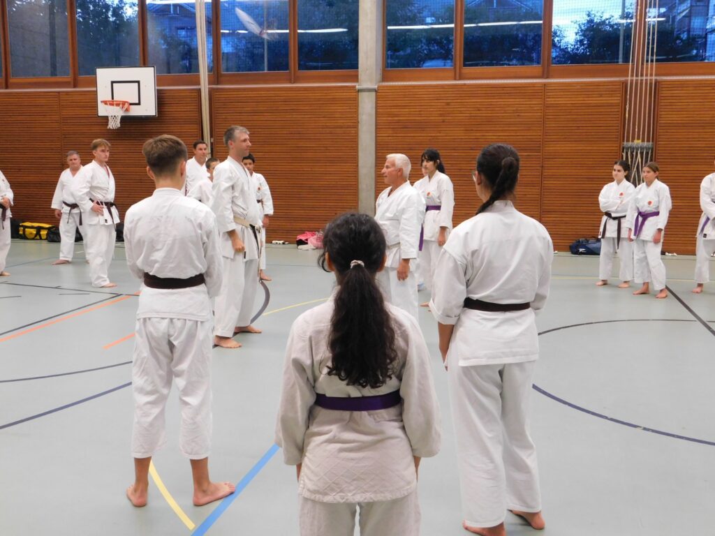 SKR-Chefinstruktor Tommaso Mini mit Head-Instruktor der Kampfsportschule Aarau Michael Waldmeier